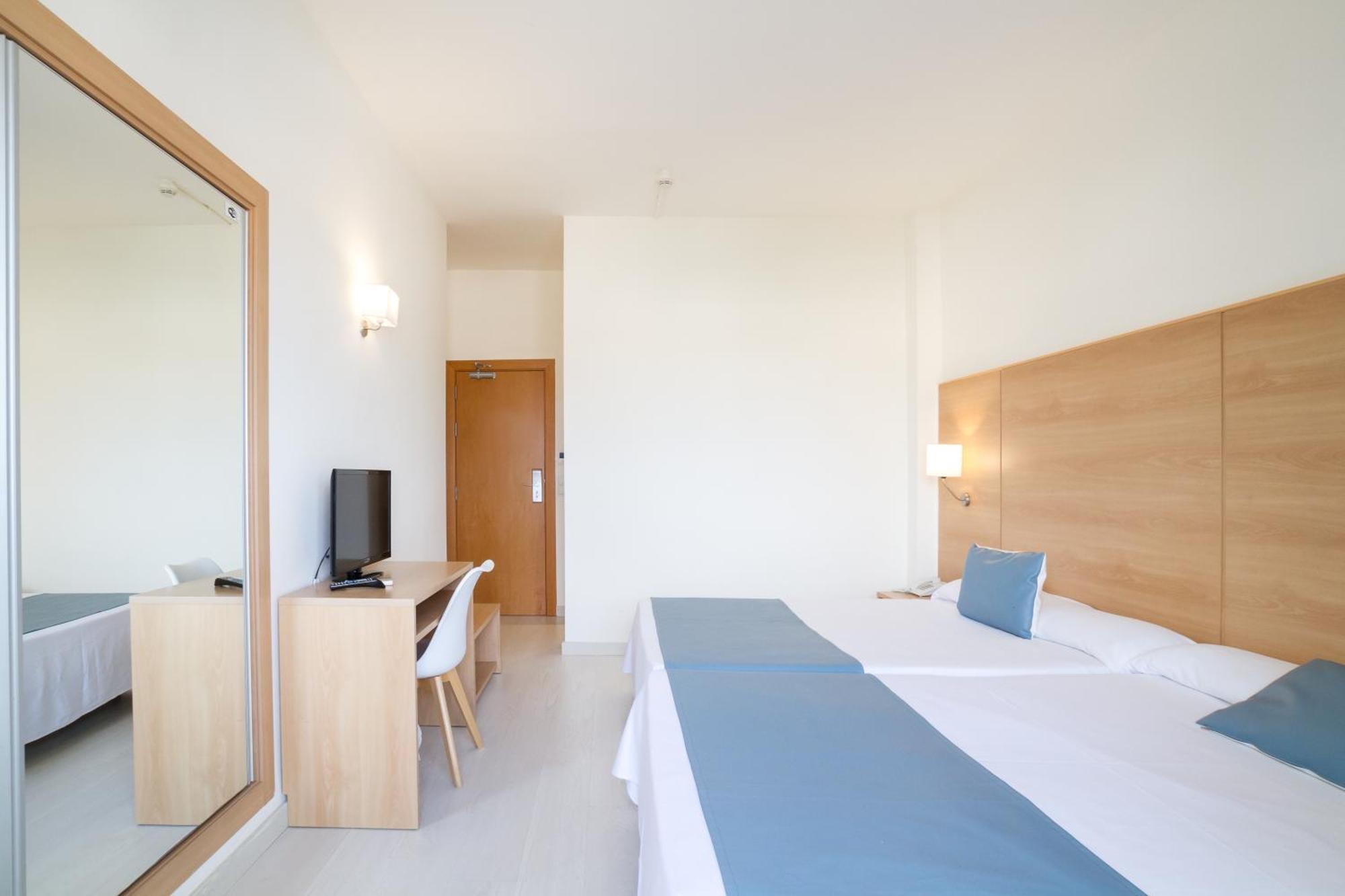 Готель Ibersol Playa Dorada Комарруга Екстер'єр фото