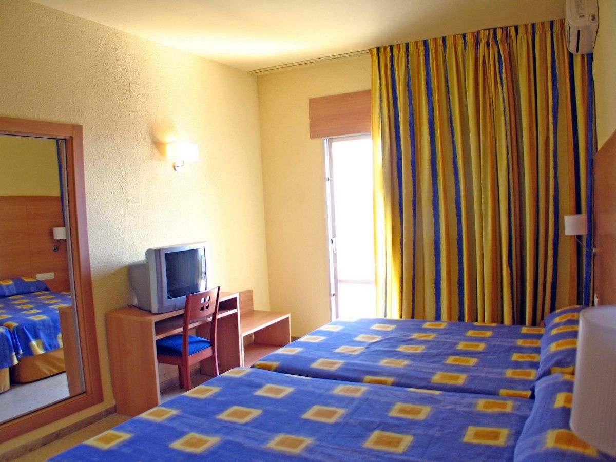 Готель Ibersol Playa Dorada Комарруга Екстер'єр фото